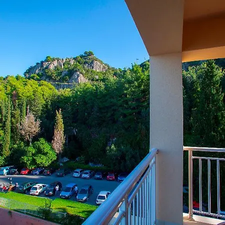 Domes Of Corfu, Autograph Collection